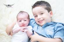 séance photo frères et soeurs naissance à domicile à Hyères dans le var 