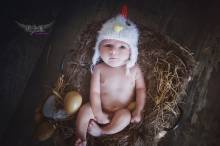 Photos créatives et originales de bébés à la naissance à domicile ou en studio à Toulon dans le var 